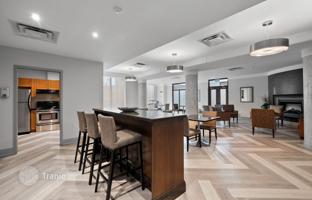 5-bedroom apartment in Bathurst Street for C$895,000