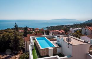 2-bedroom apartment 92 m² in Ičići for 380,000 €
