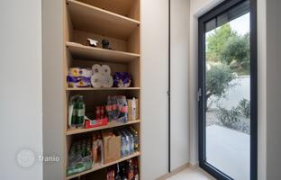 5-bedroom villa 303 m² in Podstrana for 1,890,000 €