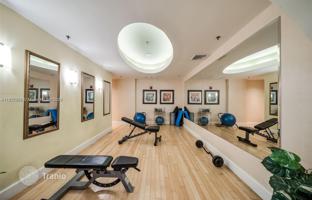 2-bedroom apartments in condo 96 m² in Hollywood for $370,000