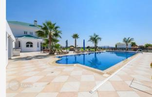 10-bedroom cottage 1,167 m² in Pyrgos for 6,000,000 €