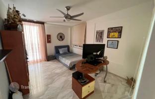 4-bedroom villa 330 m² in Panorama for 1,200,000 €