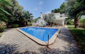 Two-storey villa with a pool and a garage in Santa Ponsa, Mallorca, Spain for 1,600,000 €