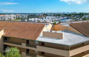 2-bedroom apartments in condo 127 m² in North Palm Beach for $315,000