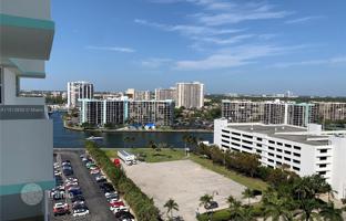 1-bedroom apartments in condo 83 m² in South Ocean Drive for $450,000