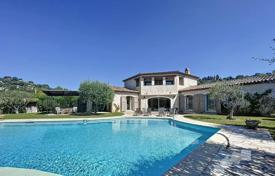 Three-level furnished villa with a swimming pool and a garage in Mougins, Cote d'Azur, France for 7,500 € per week