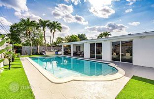 4-bedroom house 188 m² in Miami for $900,000