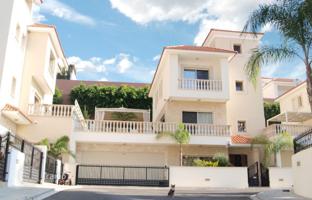 4-bedroom cottage 327 m² in Mouttagiaka for 850,000 €