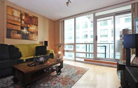 Apartment – Wellington Street West, Old Toronto, Toronto,  Ontario,   Canada for C$838,000