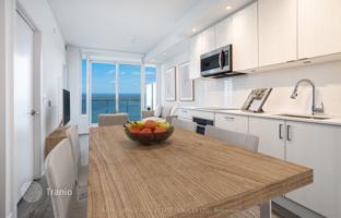 5-bedroom apartment in Lake Shore Boulevard West for C$1,201,000