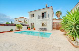 3-bedroom villa in Frenaros for 355,000 €