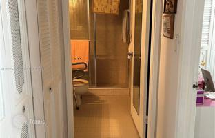 2-bedroom apartments in condo 81 m² in Miami Beach for $510,000