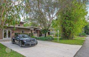 3-bedroom house 362 m² in Miami for $2,585,000