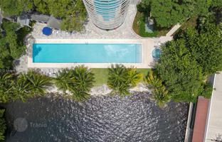 3-bedroom apartments in condo 200 m² in Miami for $1,400,000
