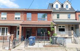 Terraced house – Markham Street, Old Toronto, Toronto,  Ontario,   Canada for C$1,948,000