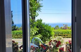 OPATIJA — floor of the house divided into two apartments for 425,000 €