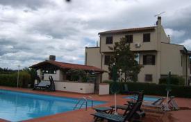Three-storey villa with a pool in Montescudaio, Tuscany, Italy for 750,000 €