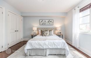 9-bedroom townhouse in Old Toronto for 1,328,000 €