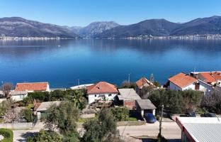 Land plot 970 m² in Krašići for 680,000 €