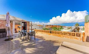 2-bedroom house 120 m² in Palm-Mar for 525,000 €