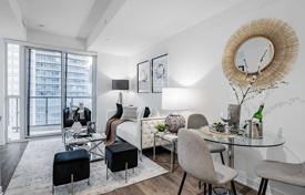 Apartment – Peter Street, Old Toronto, Toronto,  Ontario,   Canada for C$724,000