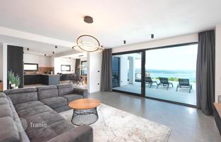 4-bedroom house 380 m² in Crikvenica for 1,400,000 €