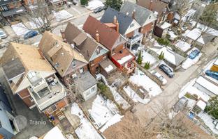 8-bedroom house in Old Toronto for C$1,446,000