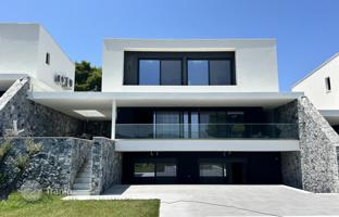 5-bedroom villa 198 m² in Pefkochori for 880,000 €