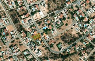 Land plot 963 m² in Tala for 215,000 €