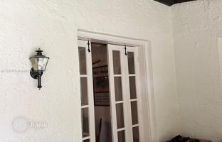 4-bedroom house 502 m² in Miami for $2,499,000