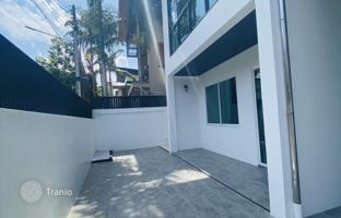 4-bedroom villa 288 m² in Pattaya for $321,000