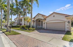5-bedroom house 384 m² in Weston for $1,336,000