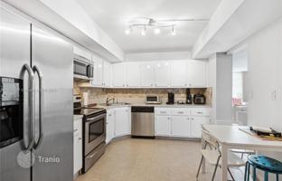 2-bedroom apartments in condo 121 m² in North Miami for $289,000