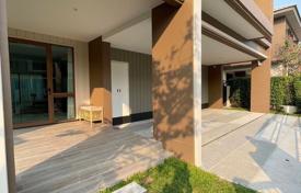 4-bedroom cottage in Bangkapi for $4,300 per week