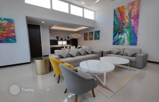 5-bedroom villa 595 m² in Mueang Phuket for $1,420,000