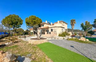 Two-storey villa with an olive grove and mountain views in Nafplio, Peloponnese, Greece for 600,000 €