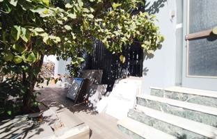 4-room chalet 250 m² in Athenian Riviera for 550,000 €