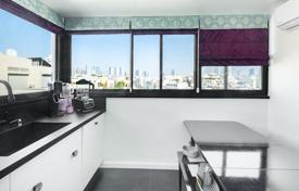 Avec terrasse, bel appartement, bien agencé, bon emplacement, dans un bel immeuble, investi, proche de la mer, spacieux for $2,852,000