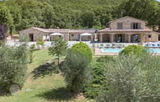 6-bedroom apartment 353 m² in Gualdo Cattaneo for 780,000 €