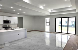 4-bedroom house 272 m² in Lehigh Acres for $410,000