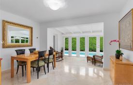 Cozy villa with a backyard, a pool and a recreation area, Miami Beach, USA for $1,350,000
