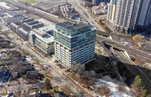 2-bedroom apartment in Etobicoke for C$865,000