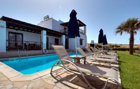 Beautiful villa with a swimming pool on the first sea line, Kissonerga, Cyprus for 2,900 € per week