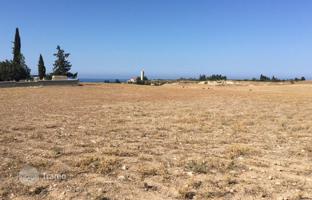 Land plot 18,456 m² in Timi for 1,368,000 €
