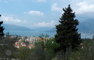 Land plot 11,400 m² in Tivat city for 400,000 €