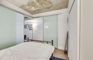 4-bedroom apartment in Bathurst Street for C$830,000
