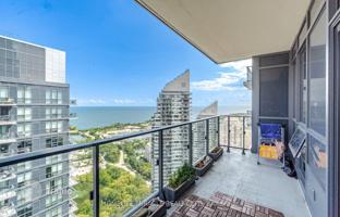 5-bedroom apartment in Lake Shore Boulevard West for C$886,000