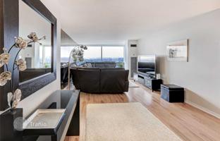 2-bedroom apartment in Etobicoke for C$1,188,000