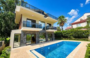 4-bedroom villa 180 m² in Foça for 36,149,000 TRY