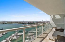 Sunny two-bedroom apartment by the ocean in Miami Beach, Florida, USA for 1,403,000 €